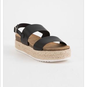 Strap platform sandal